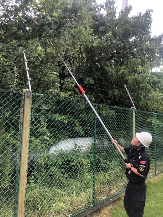 C:/Users/BA/Desktop/風(fēng)雨過后南京保安迅速行動(dòng)，恢復(fù)安“寧”面貌/2.jpg2